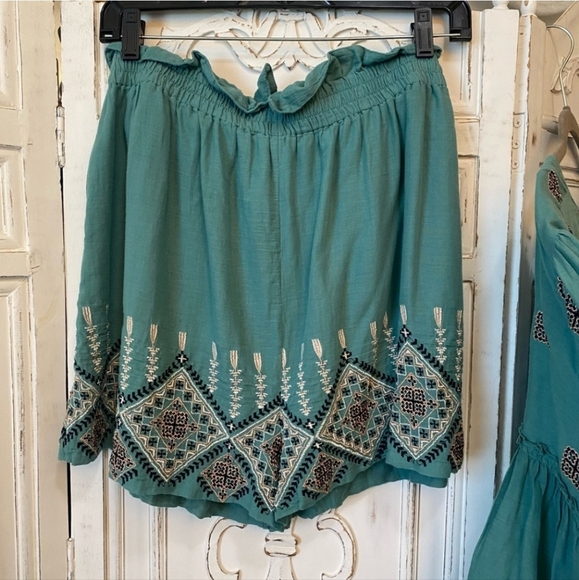 Adorable Free People Shorts Set - Picture 7 of 7